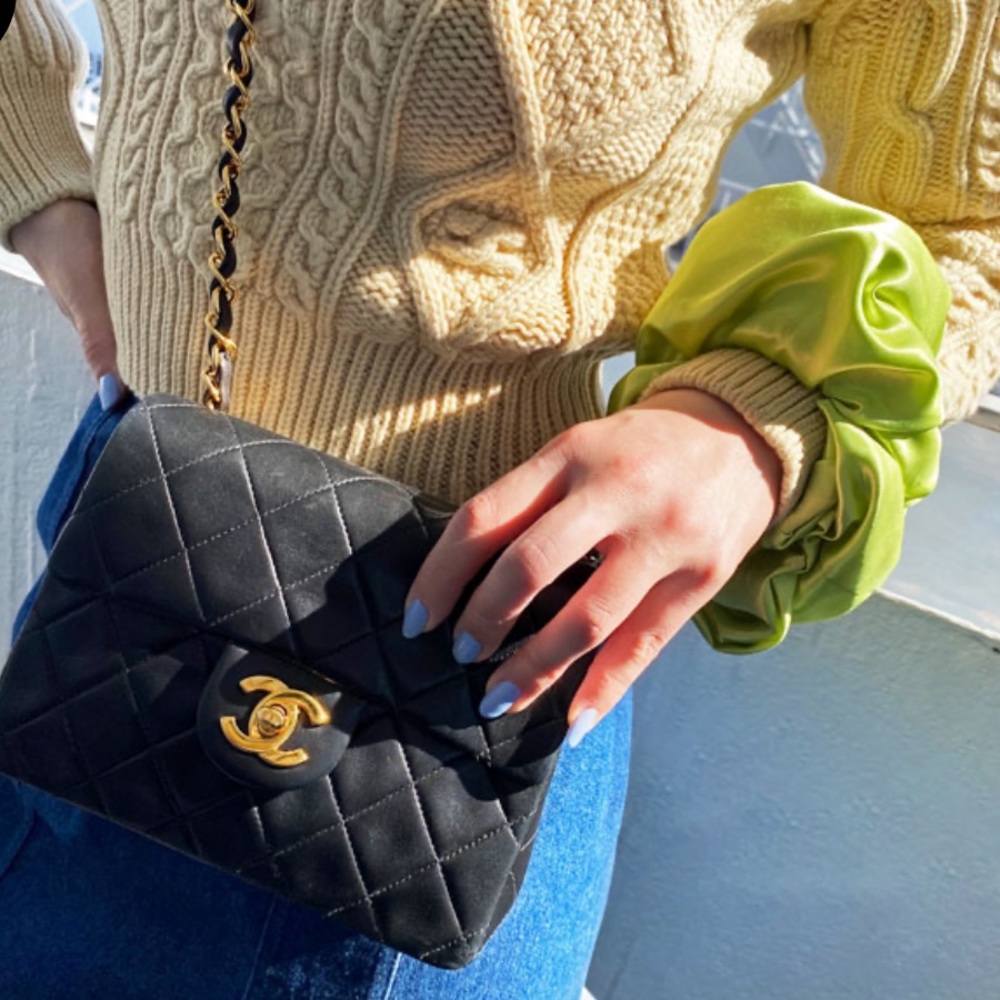 Vintage CHANEL Classic Mini Square 7 Bag🖤